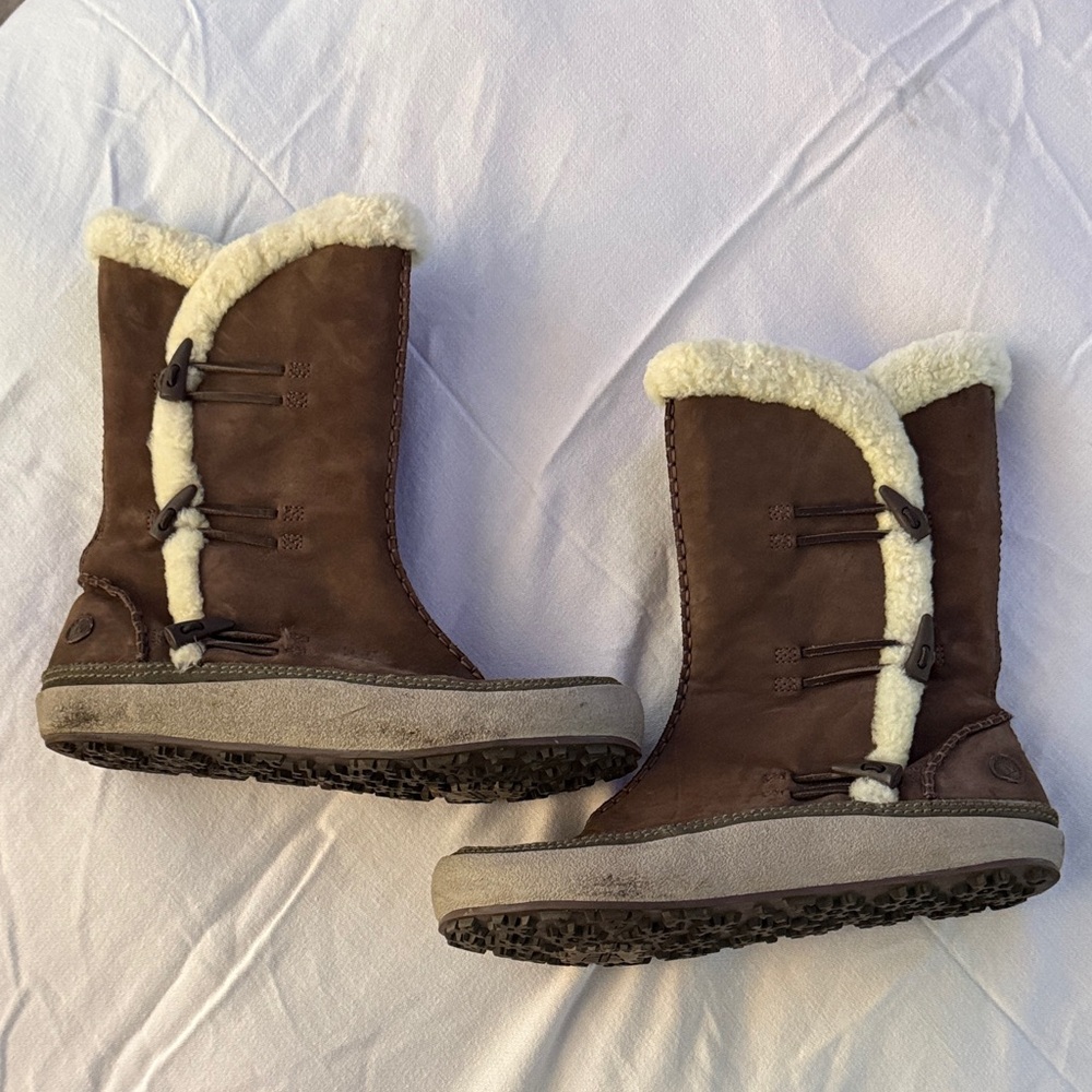 Merrell Brown Winter Boots with Cream Fur Trim